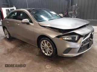 2019 Mercedes-Benz A 220 z VIN WDD3G4FB1KW023236, wystawiony jako IAAI lot #42335339 z przebiegiem 72 058 mil mil oraz . Historia ofert i sprzedaży dostępna na DreamBid. Obrazek 1.