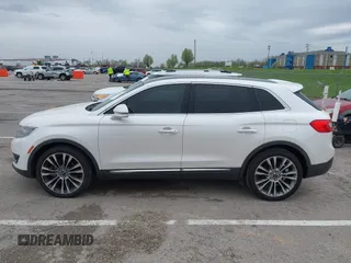 2016 Lincoln MKX Reserve with VIN 2LMTJ6LR3GBL37889, listed as a IAAI auction lot 41951540 with 43,644 mi miles. Bid and sale history available at carsss.com. Image 14.