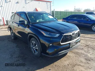 2022 Toyota Highlander XLE with VIN 5TDHZRBH4NS567218, listed as a IAAI auction lot 41790985 with 54,600 mi miles and . Bid and sale history available at DreamBid. Image 1.