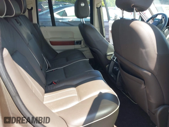2011 Land Rover Range Rover HSE z VIN SALME1D40BA352135, wystawiony jako IAAI lot #42544691 z przebiegiem 225 638 mil mil oraz . Historia ofert i sprzedaży dostępna na DreamBid. Obrazek 8.