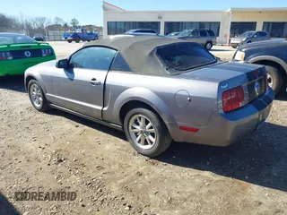 2006 Ford Mustang Standard with VIN 1ZVHT84N365107471, listed as a IAAI auction lot 41763583 with 239,204 mi miles and . Bid and sale history available at carsss.com. Image 3.