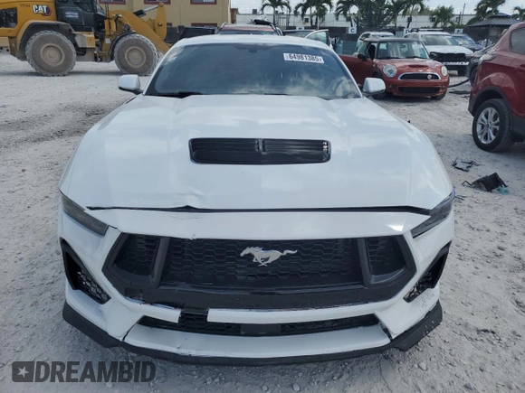 2024 Ford Mustang GT with VIN 1FA6P8CF2R5400362, listed as a Copart auction lot 64981385 with 5,475 mi miles and Clean title. Bid and sale history available at DreamBid. Image 5.