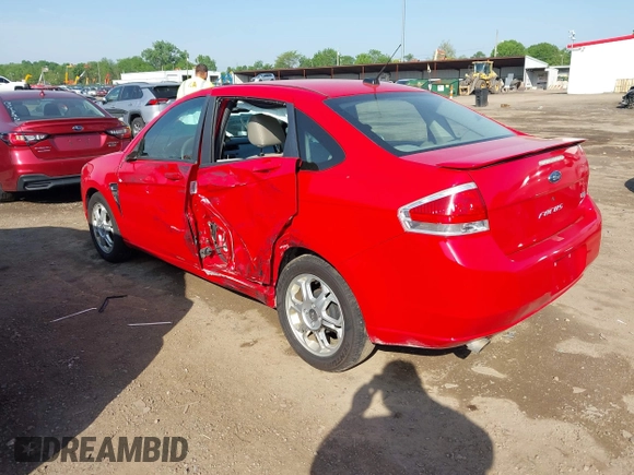 2008 Ford Focus SE z VIN 1FAHP35N08W192703, wystawiony jako IAAI lot #42280619 z przebiegiem 119 636 mil mil oraz . Historia ofert i sprzedaży dostępna na DreamBid. Obrazek 3.