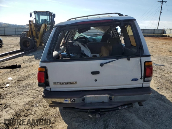 1997 Ford Explorer XL with VIN 1FMDU34E8VZB26666, listed as a Copart auction lot 81268474 with 172,501 mi miles and Clean title. Bid and sale history available at DreamBid. Image 6.
