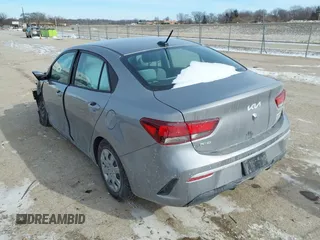 2023 Kia Rio LX z VIN 3KPA24AD4PE614445, wystawiony jako IAAI lot #41604522 z przebiegiem 15 649 mil mil oraz . Historia ofert i sprzedaży dostępna na DreamBid. Obrazek 3.