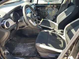 2022 Nissan Versa SV z VIN 3N1CN8EV9NL826750, wystawiony jako Copart lot #52127085 z przebiegiem 86 513 mil mil oraz Szkoda całkowita • Salvage title. Historia ofert i sprzedaży dostępna na DreamBid. Obrazek 7.