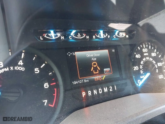 2015 Ford F-150 XLT w/HD Payload Pkg with VIN 1FTFW1EF8FFC07270, listed as a IAAI auction lot 41425948 with 194,107 mi miles. Bid and sale history available at carsss.com. Image 15.