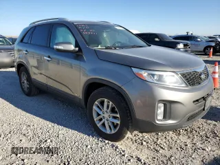 2015 Kia Sorento LX with VIN 5XYKTCA62FG553241, listed as a Copart auction lot 63817065 with 183,606 mi miles and Salvage title. Bid and sale history available at DreamBid. Image 4.