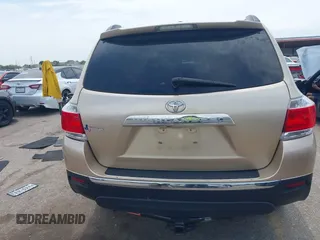 2011 Toyota Highlander Limited с VIN 5TDYK3EH7BS036510, выставлен на аукционе IAAI как лот 42457710 с пробегом 150 045 миль миль и . История ставок и продаж доступна на DreamBid. Изображение 16.