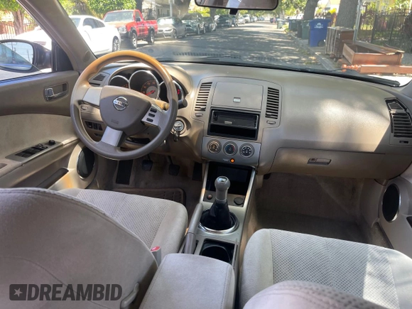 2005 Nissan Altima S z VIN 1N4AL11D55N473427, wystawiony jako Copart lot #62037005 z przebiegiem 120 611 mil mil oraz Czysty tytuł • Clean title. Historia ofert i sprzedaży dostępna na DreamBid. Obrazek 9.