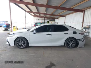 2022 Toyota Camry SE z VIN 4T1G11AK5NU019057, wystawiony jako IAAI lot #42009182 z przebiegiem 48 250 mil mil oraz . Historia ofert i sprzedaży dostępna na DreamBid. Obrazek 15.