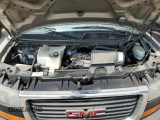 2003 GMC Savana Commercial C6Y with VIN 1GDFG15T931229043, listed as a Copart auction lot 44422145 with 173,310 mi miles and Salvage Title. Bid and sale history available at carsss.com. Image 12.