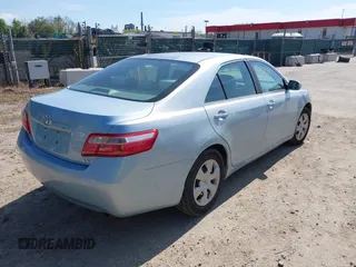 2007 Toyota Camry CE with VIN 4T1BE46K47U721821, listed as a IAAI auction lot 42088535 with 173,646 mi miles. Bid and sale history available at carsss.com. Image 4.