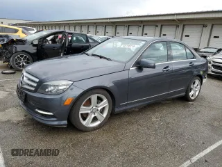 2011 Mercedes-Benz C 300 Sport z VIN WDDGF8BB3BR134306, wystawiony jako Copart lot #52770115 z przebiegiem 109 290 mil mil oraz Szkoda całkowita • Salvage title. Historia ofert i sprzedaży dostępna na DreamBid. Obrazek 1.
