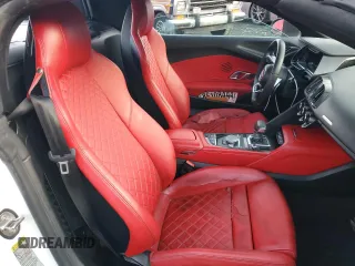 2020 Audi R8 Spyder performance z VIN WUA4BCFX3L7901606, wystawiony jako Copart lot #50161615 z przebiegiem 3 669 mil mil oraz Nie do naprawy • Non repairable. Historia ofert i sprzedaży dostępna na DreamBid. Obrazek 10.