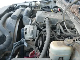 1999 Chevrolet Silverado 1500 Work Truck z VIN 1GCEK14V3XE151701, wystawiony jako IAAI lot #41698656 z przebiegiem 265 931 mil mil oraz . Historia ofert i sprzedaży dostępna na DreamBid. Obrazek 12.