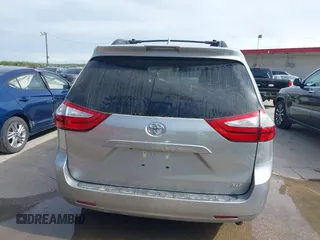 2019 Toyota Sienna XLE Auto Access Seat with VIN 5TDYZ3DC5KS977360, listed as a IAAI auction lot 41911897 with 71,200 mi miles. Bid and sale history available at carsss.com. Image 17.