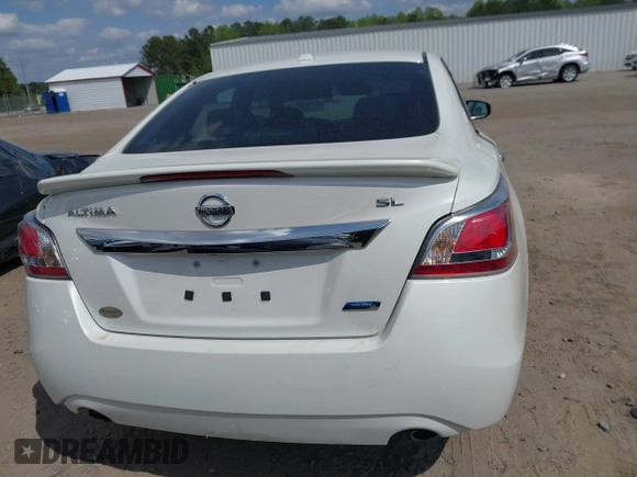 2014 Nissan Altima 2.5 S with VIN 1N4AL3AP5EC170567, listed as a IAAI auction lot 42011327 with 211,747 mi miles. Bid and sale history available at carsss.com. Image 15.