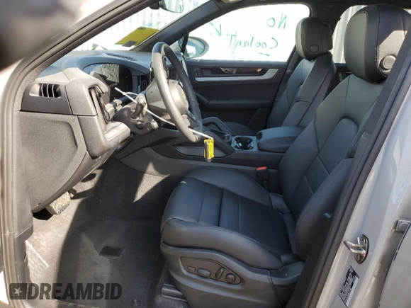 2024 Porsche Cayenne с VIN WP1AA2AY5RDA13168, выставлен на аукционе Copart как лот 50158205 с пробегом 4 568 миль миль и Списание • Salvage title. История ставок и продаж доступна на DreamBid. Изображение 7.
