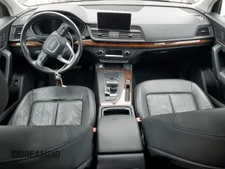 2018 Audi Q5 Premium Plus z VIN WA1BNAFY1J2011683, wystawiony jako Copart lot #57989875 z przebiegiem 135 815 mil mil oraz Szkoda całkowita • Salvage title. Historia ofert i sprzedaży dostępna na DreamBid. Obrazek 8.