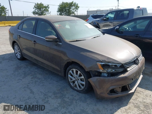 2014 Volkswagen Jetta SE with VIN 3VWD17AJ7EM385606, listed as a IAAI auction lot 42575046 with 86,889 mi miles and . Bid and sale history available at DreamBid. Image 1.