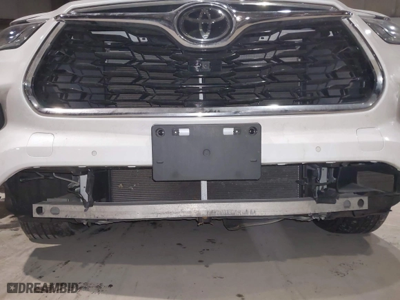 2022 Toyota Highlander Platinum with VIN 5TDFZRBH6NS192150, listed as a IAAI auction lot 41291531 with 67,474 mi miles. Bid and sale history available at carsss.com. Image 6.