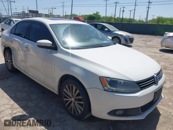 2011 Volkswagen Jetta SEL z VIN 3VWLX7AJ2BM006596, wystawiony jako IAAI lot #42088813 z przebiegiem 192 884 mil mil oraz . Historia ofert i sprzedaży dostępna na DreamBid. Obrazek 1.