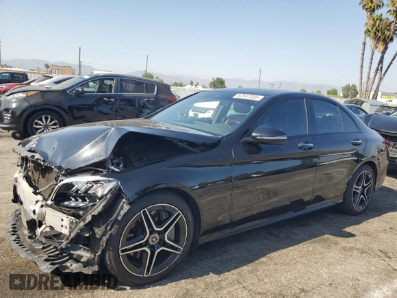 2019 Mercedes-Benz C 300 z VIN 55SWF8DB6KU300132, wystawiony jako Copart lot #62847335 z przebiegiem 82 533 mil mil oraz Szkoda całkowita • Salvage title. Historia ofert i sprzedaży dostępna na DreamBid. Obrazek 1.