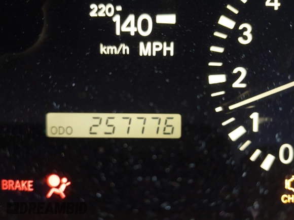 2002 Lexus RX 300 with VIN JTJHF10U020285132, listed as a IAAI auction lot 42153983 with 257,776 mi miles. Bid and sale history available at carsss.com. Image 12.