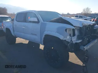 2017 Toyota Tacoma SR5 with VIN 3TMCZ5AN8HM062622, listed as a IAAI auction lot 41414330 with 39,399 mi miles. Bid and sale history available at carsss.com. Image 1.