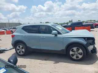 2019 Volvo XC40 Momentum with VIN YV4162UKXK2127207, listed as a IAAI auction lot 42221248 with 44,149 mi miles and . Bid and sale history available at DreamBid. Image 14.