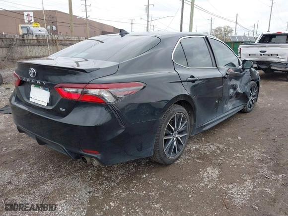 2021 Toyota Camry SE Nightshade with VIN 4T1G11AK8MU529157, listed as a IAAI auction lot 40831617 with 93,151 mi miles. Bid and sale history available at carsss.com. Image 4.