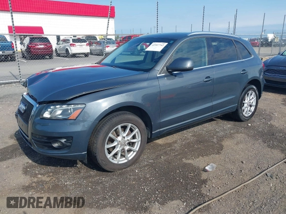 2010 Audi Q5 z VIN WA1LKBFP3AA061212, wystawiony jako IAAI lot #42307742 z przebiegiem 179 897 mil mil oraz . Historia ofert i sprzedaży dostępna na DreamBid. Obrazek 2.