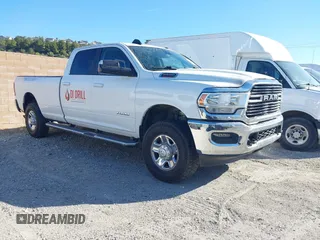 2020 Ram 2500 Big Horn z VIN 3C6UR5JL7LG159814, wystawiony jako IAAI lot #42003534 z przebiegiem Nie podano mil oraz . Historia ofert i sprzedaży dostępna na DreamBid. Obrazek 1.