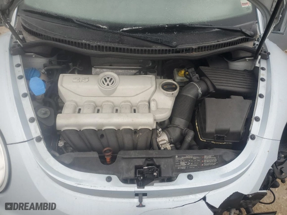 2010 Volkswagen New Beetle Coupe with VIN 3VWRW3AG3AM012593, listed as a Copart auction lot 42587655 with 86,246 mi miles and Salvage Title. Bid and sale history available at carsss.com. Image 11.