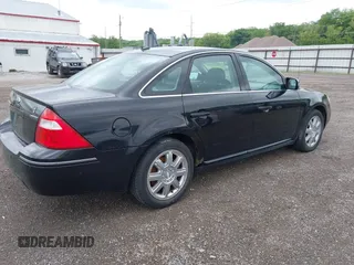 2007 Ford Five Hundred Limited z VIN 1FAHP28177G157927, wystawiony jako IAAI lot #42328521 z przebiegiem 111 850 mil mil oraz . Historia ofert i sprzedaży dostępna na DreamBid. Obrazek 4.