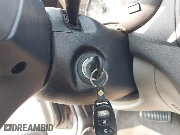 2009 Hyundai Elantra SE z VIN KMHDU46D49U674676, wystawiony jako IAAI lot #42411018 z przebiegiem 107 655 mil mil oraz . Historia ofert i sprzedaży dostępna na DreamBid. Obrazek 11.
