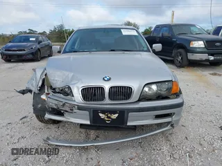 2001 BMW 3 Series 330i with VIN WBAAV53471F167498, listed as a IAAI auction lot 41586979 with 171,825 mi miles. Bid and sale history available at carsss.com. Image 12.
