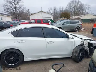 2018 Nissan Altima 2.5 SV with VIN 1N4AL3AP9JC150008, listed as a IAAI auction lot 41481389 with 104,796 mi miles. Bid and sale history available at carsss.com. Image 14.