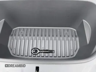 2024 Tesla Model Y с VIN 7SAYGDED5RF093696, выставлен на аукционе IAAI как лот 42061020 с пробегом 21 220 миль миль и . История ставок и продаж доступна на DreamBid. Изображение 10.