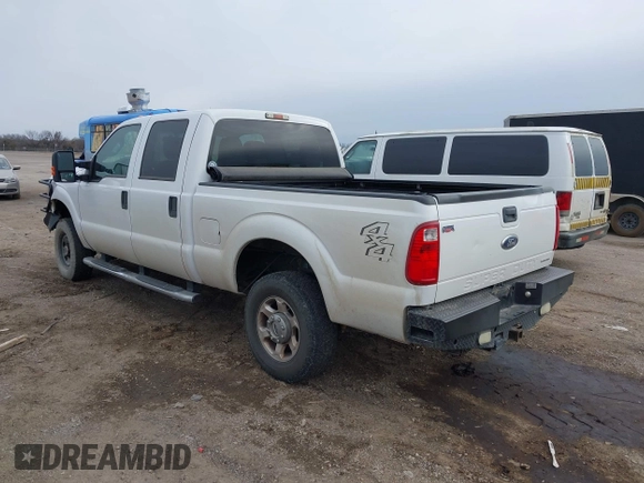 2014 Ford Super Duty F-250 SRW XL with VIN 1FT7W2B65EEB85926, listed as a IAAI auction lot 41251946 with 275,096 mi miles. Bid and sale history available at carsss.com. Image 3.