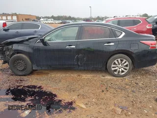 2014 Nissan Altima S with VIN 1N4AL3AP0EN375718, listed as a IAAI auction lot 41850324 with 219,558 mi miles and . Bid and sale history available at carsss.com. Image 14.
