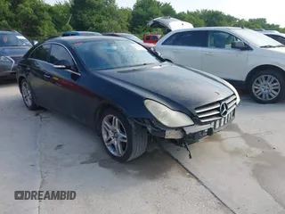 2006 Mercedes-Benz CLS 500 z VIN WDDDJ75X96A063913, wystawiony jako IAAI lot #42273499 z przebiegiem 160 937 mil mil oraz . Historia ofert i sprzedaży dostępna na DreamBid. Obrazek 1.