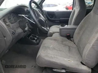 2002 Ford Ranger XLT Off-Road z VIN 1FTZR45U12TA27368, wystawiony jako Copart lot #87229374 z przebiegiem 111 159 mil mil oraz Szkoda całkowita • Salvage title. Historia ofert i sprzedaży dostępna na DreamBid. Obrazek 7.