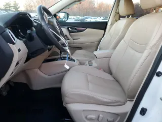 2016 Nissan Rogue SV z VIN 5N1AT2MV5GC825923, wystawiony jako Copart lot #87310844 z przebiegiem 68 534 mil mil oraz Szkoda całkowita • Salvage title. Historia ofert i sprzedaży dostępna na DreamBid. Obrazek 7.