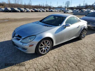 2006 Mercedes-Benz SLK-Class 3.5L with VIN WDBWK56F56F119440, listed as a Copart auction lot 42415715 with 203,307 mi miles and Salvage Title. Bid and sale history available at carsss.com. Image 1.