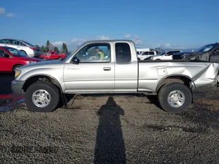 2000 Toyota Tacoma with VIN 5TEWN72N4YZ708230, listed as a IAAI auction lot 41626807 with 216,237 mi miles and . Bid and sale history available at DreamBid. Image 14.