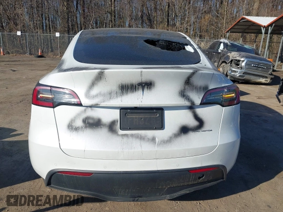 2022 Tesla Model Y Long Range with VIN 7SAYGDEE4NF532678, listed as a IAAI auction lot 41761130 with Not Provided miles and . Bid and sale history available at carsss.com. Image 15.
