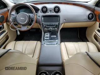 2019 Jaguar XJ with VIN SAJWJ1CDXK8W19559, listed as a Copart auction lot 46617024 with 43,178 mi miles and Salvage Title. Bid and sale history available at carsss.com. Image 8.