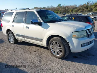 2007 Lincoln Navigator z VIN 5LMFU27557LJ20616, wystawiony jako IAAI lot #41550859 z przebiegiem 250 634 mil mil oraz . Historia ofert i sprzedaży dostępna na DreamBid. Obrazek 1.